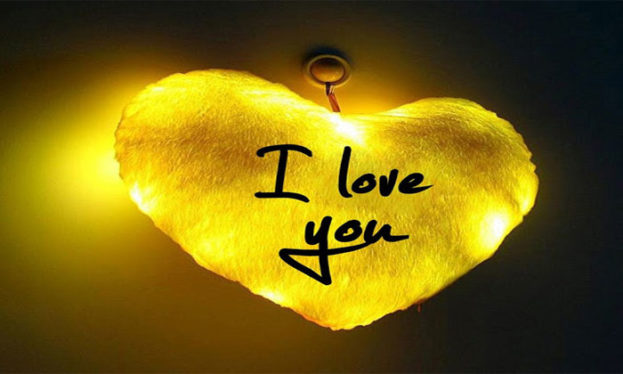 صور قلوب صفراء مكتوب عليها I Love You-عالم الصور